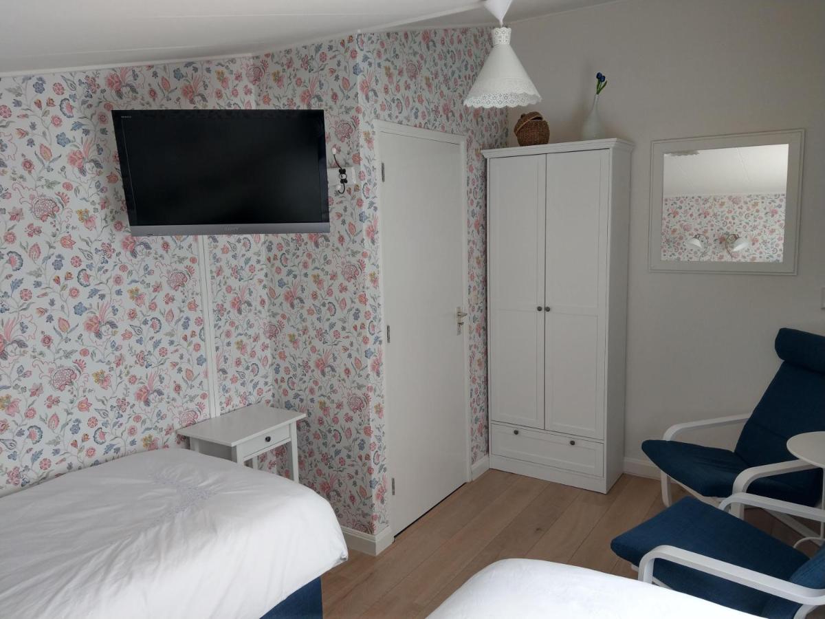 B&B De Blauwe Tulp Noord-Scharwoude Exterior photo